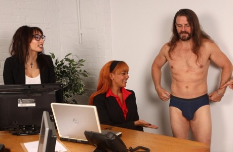 British coworkers give a somewhat unkept man the CFNM blowjob treatment