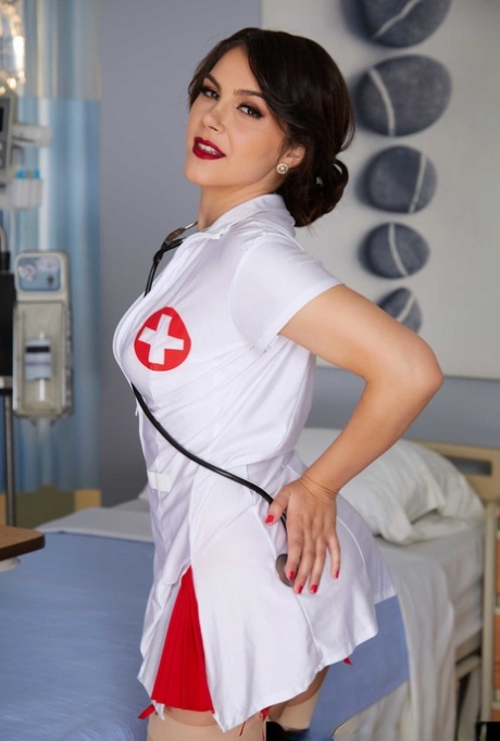 Horny Italian nurse Valentina Nappi blowing & riding a patient's big dick
