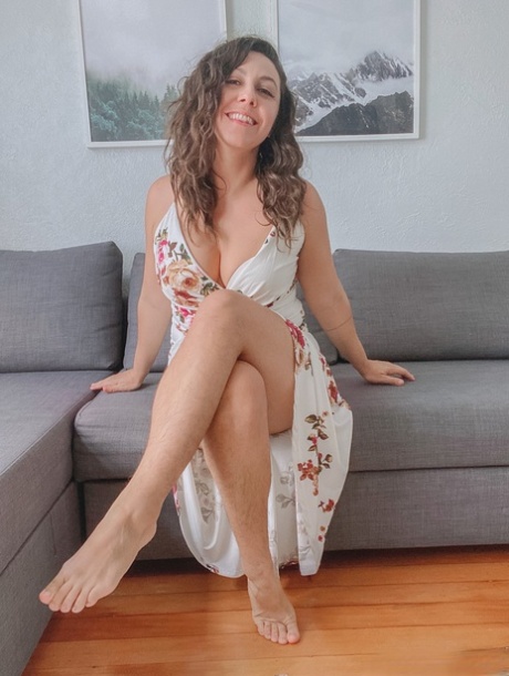 Gorgeous amateur Nikki Silver flaunts her juicy breasts & her very hairy pussy