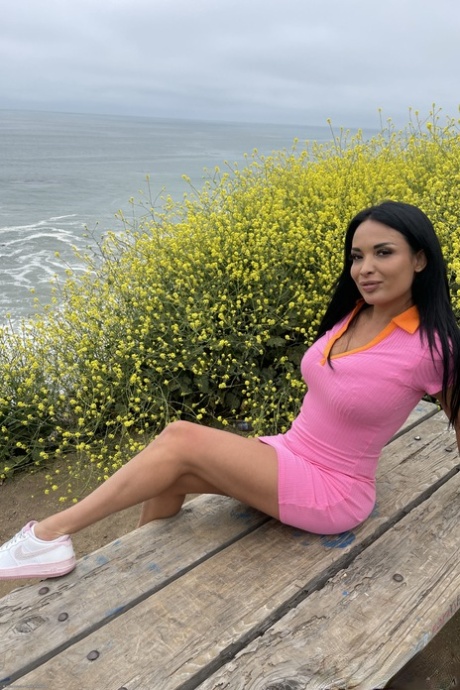 ATK Galleria performed by Anissa Kate Sex Gallery